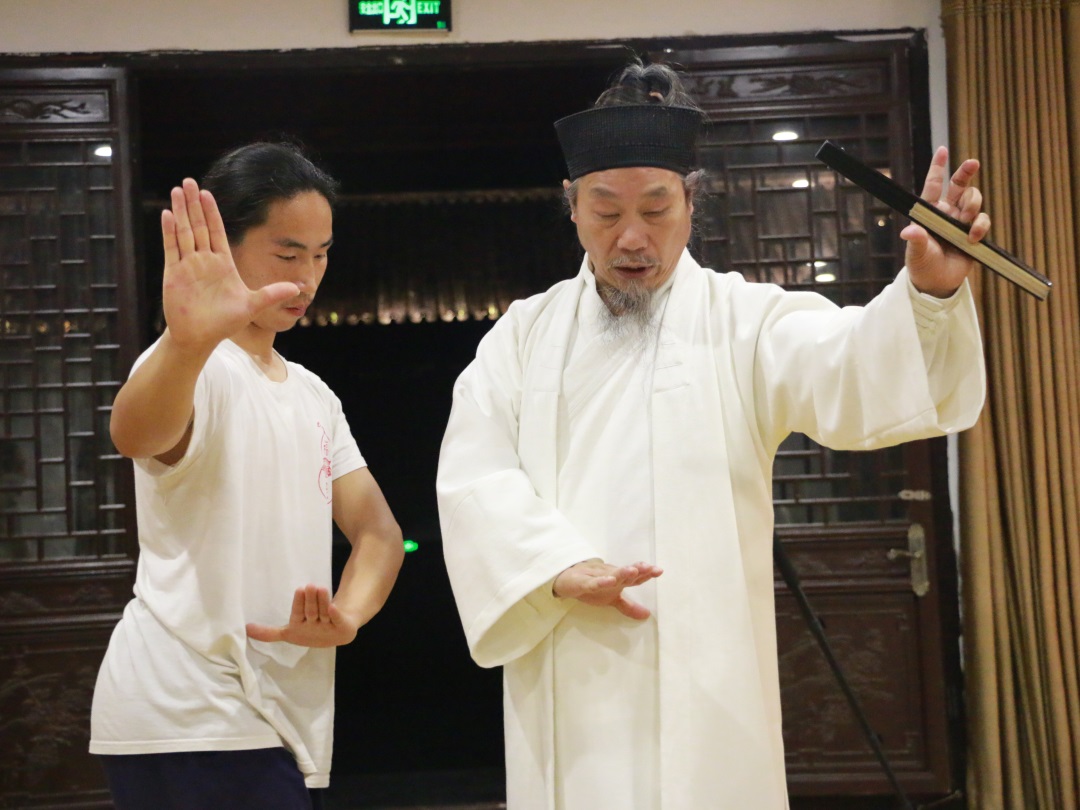 20210524师父指导武术班排练活动节目（谢俞宏）（剑、八卦掌、七星阵） (22).jpg