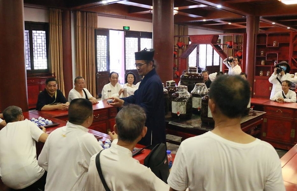 20220712遵义太极拳爱好者参观太极宫，观看各大功能馆(谢俞宏，照片，佳能) (1)_看图王.jpg